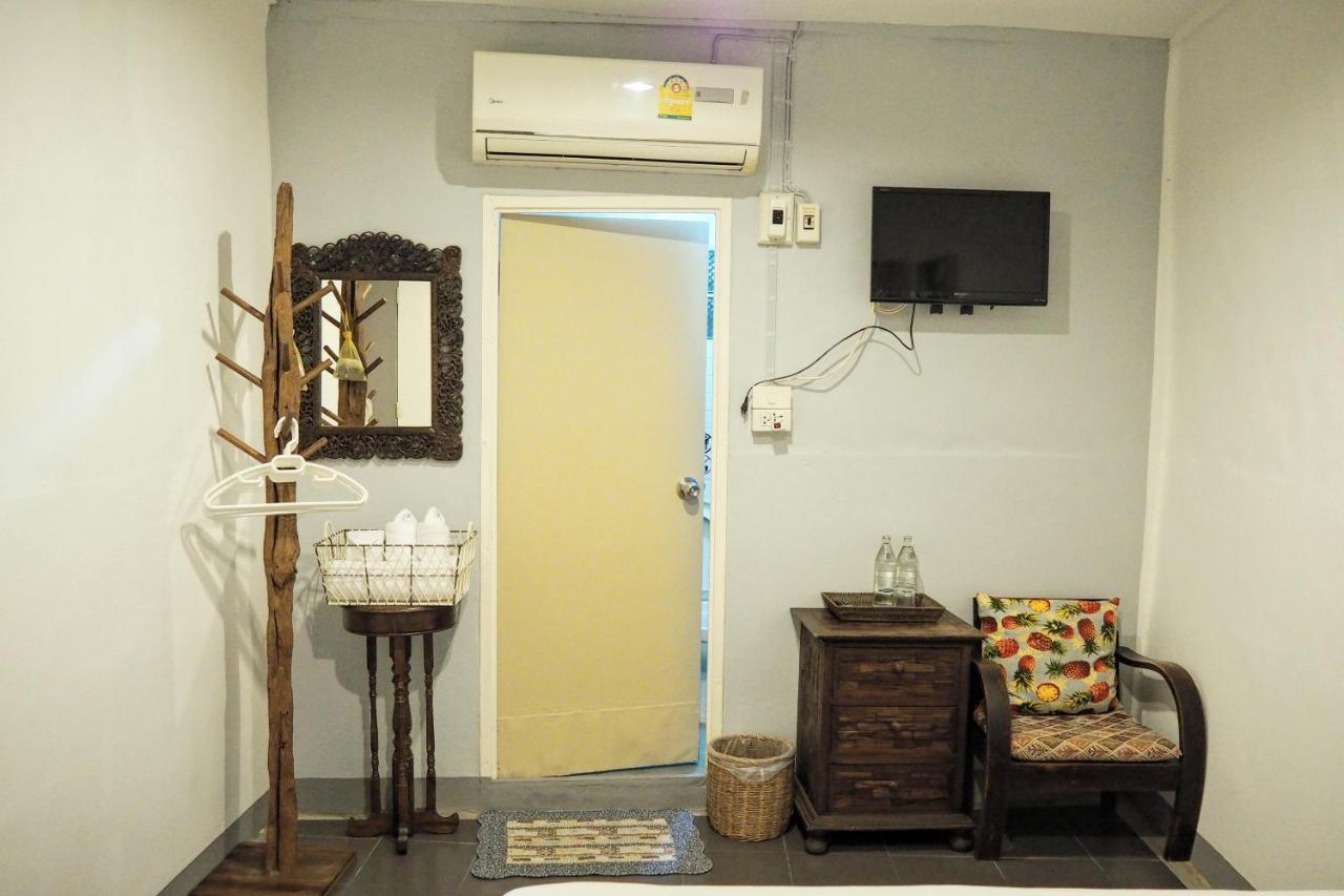 Stay With Me Guest House Chiang Mai Exterior foto